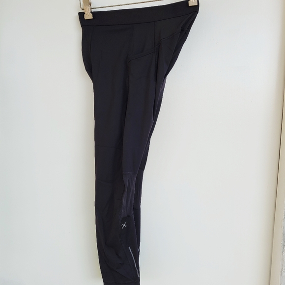Lululemon Surge Light 3/4 Tight 23" Black Size Medium - Picture 14 of 16